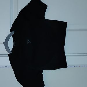 Gymshark women's cropped workout fitted top. Price firm